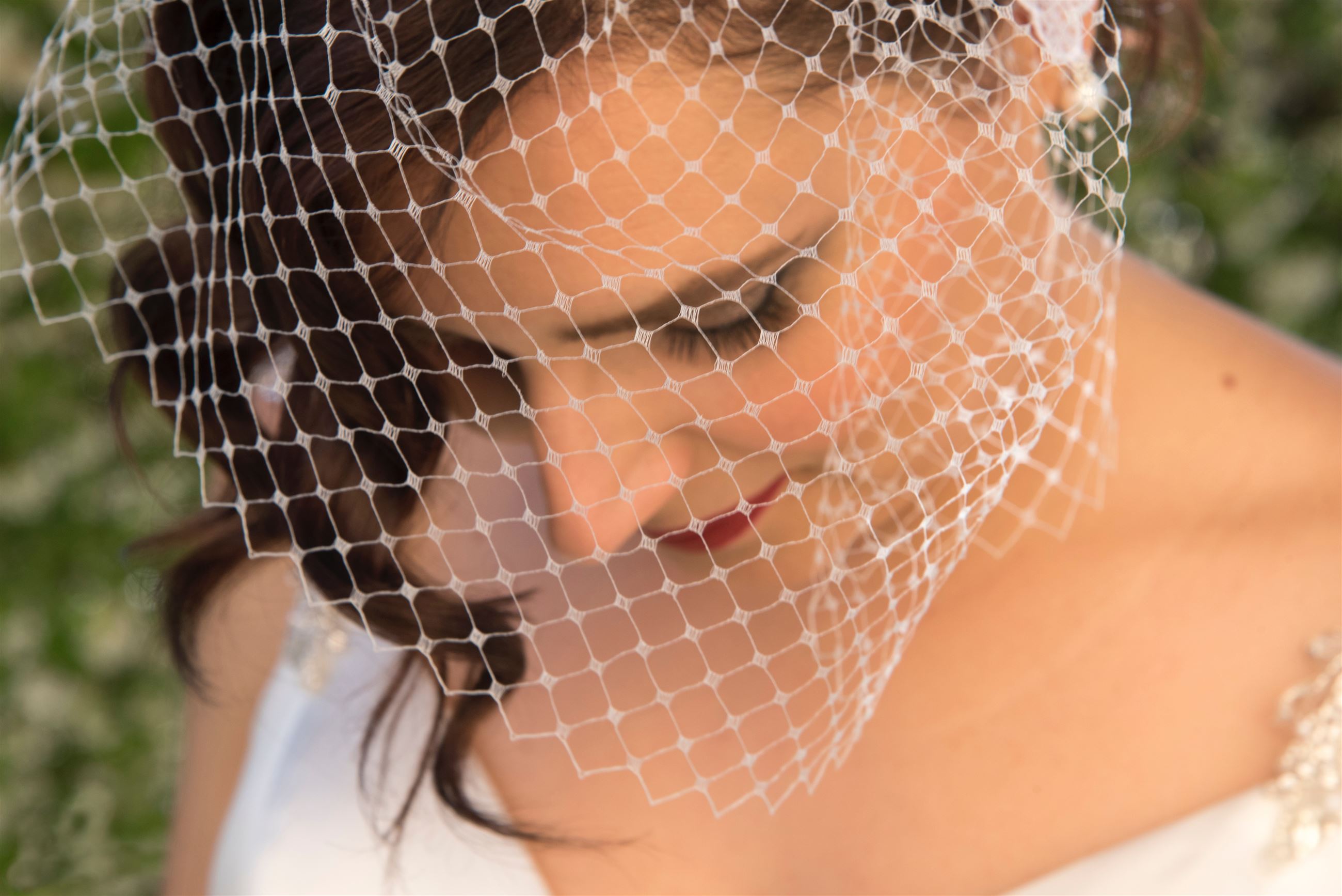 Picking the Perfect Veil for Your Wedding Dress Image