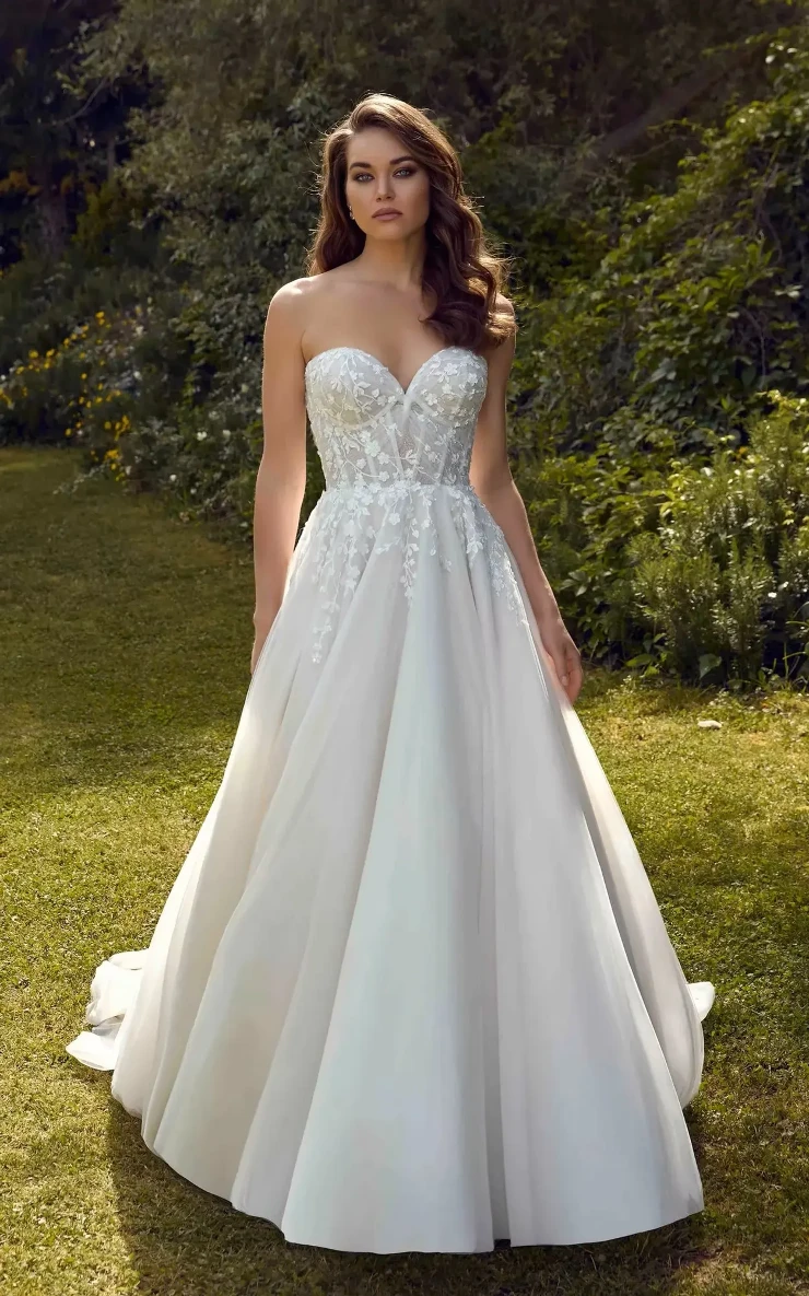 Eddy K Italia | Brooke's Bridal and Ball Eddy K Italia | Brooke's Bridal and Ball